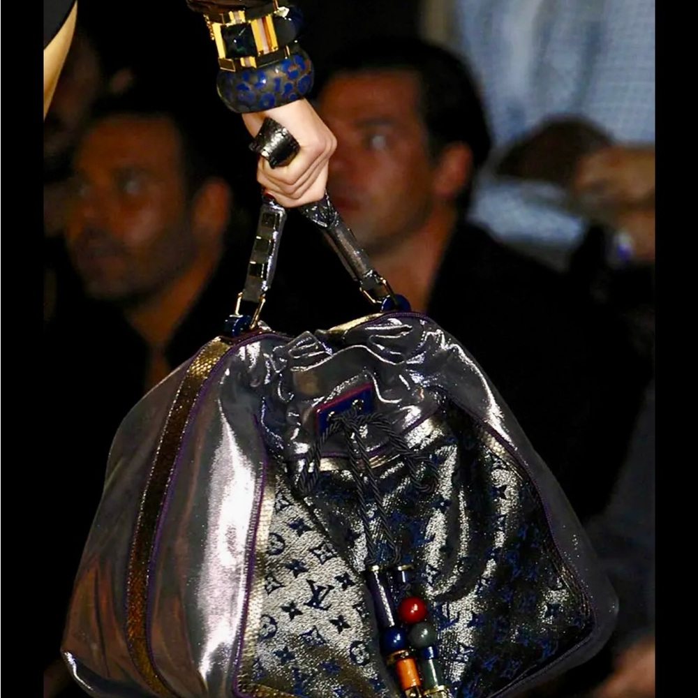 🦄💜RARE🦄💜S/S 2009 Louis Vuitton Limited Edition Monogram Lurex Bluebird💙 - Picture 8 of 10